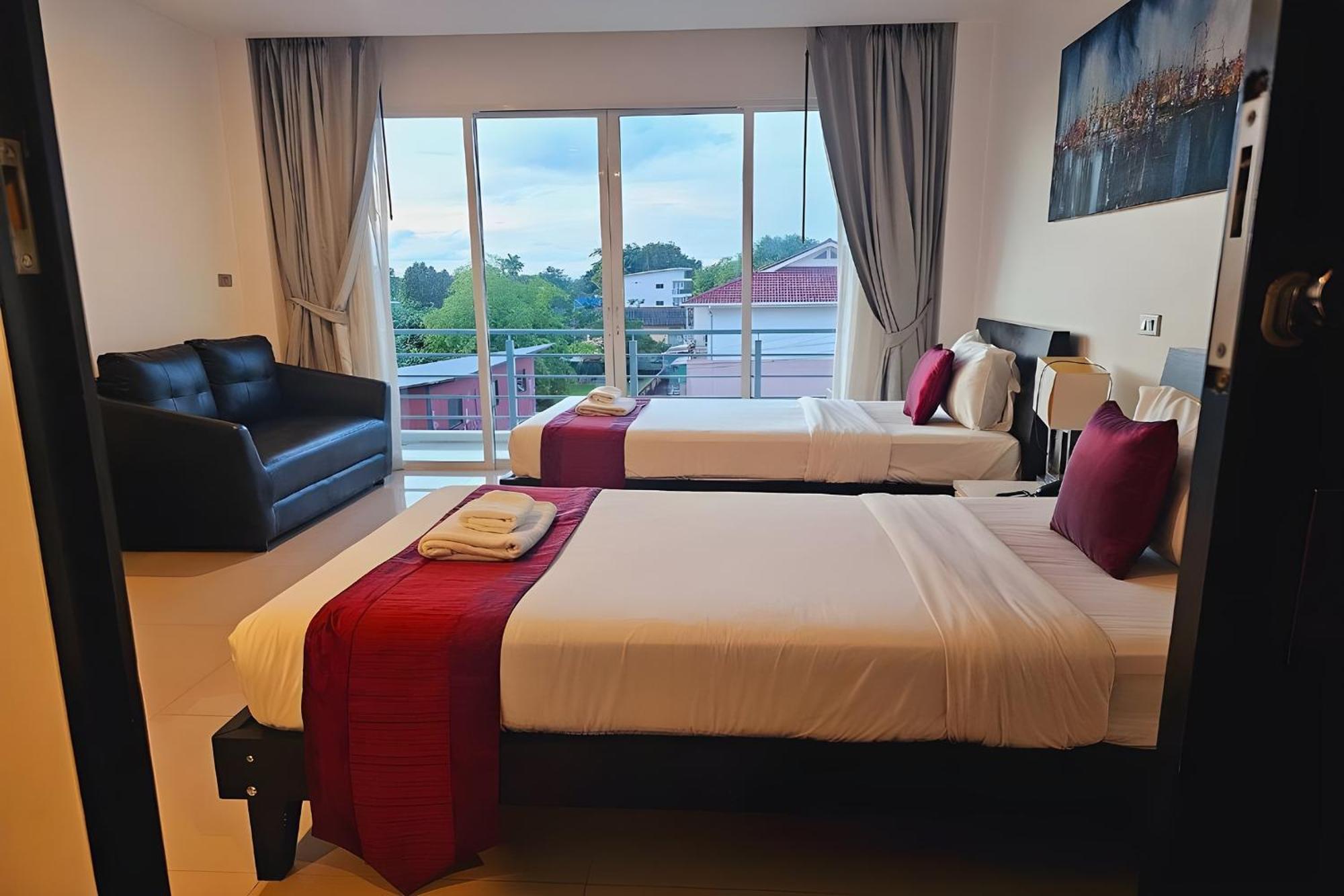 One World One Home Naiharn Hotel Rawai Dış mekan fotoğraf
