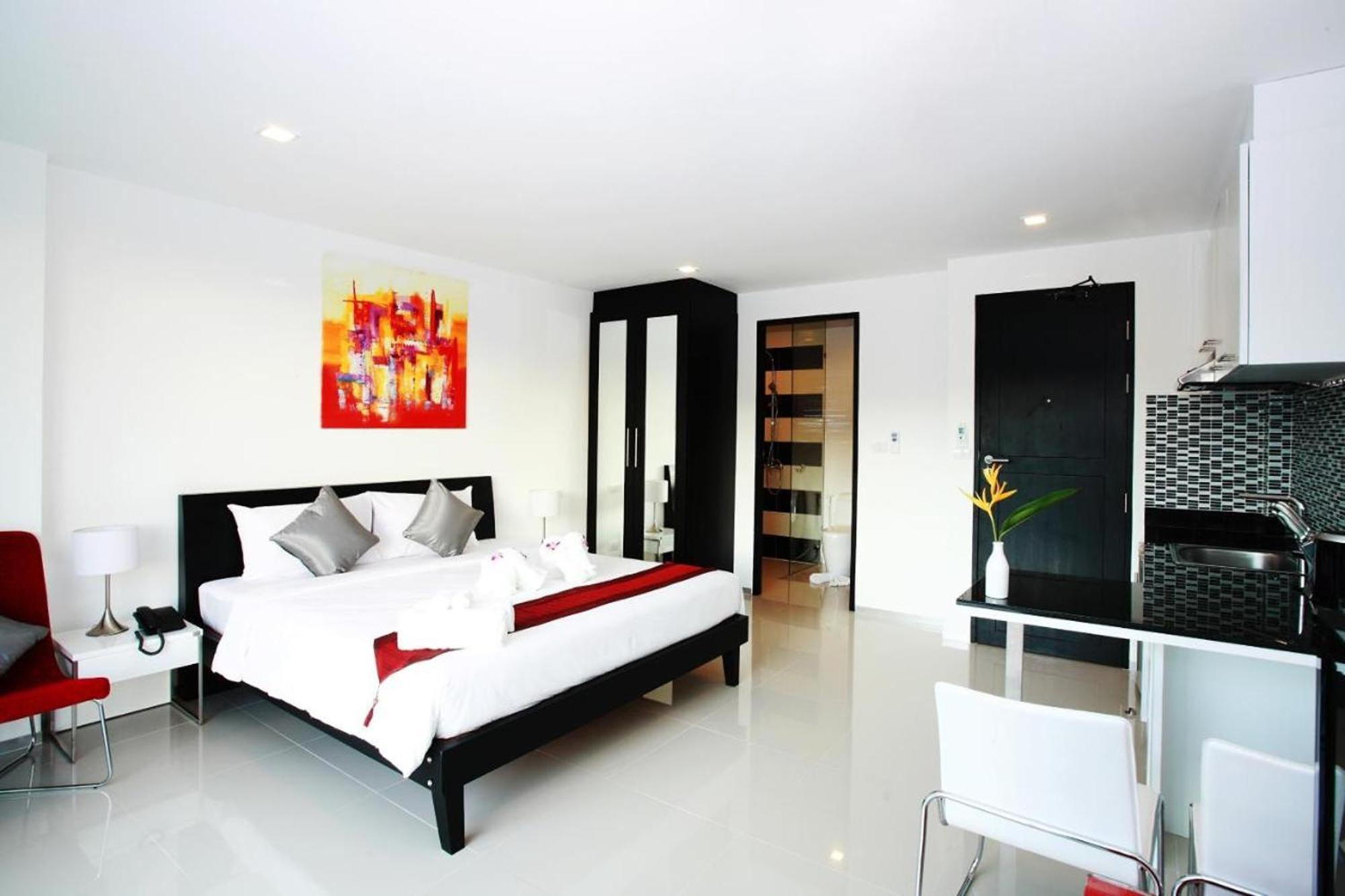 One World One Home Naiharn Hotel Rawai Dış mekan fotoğraf