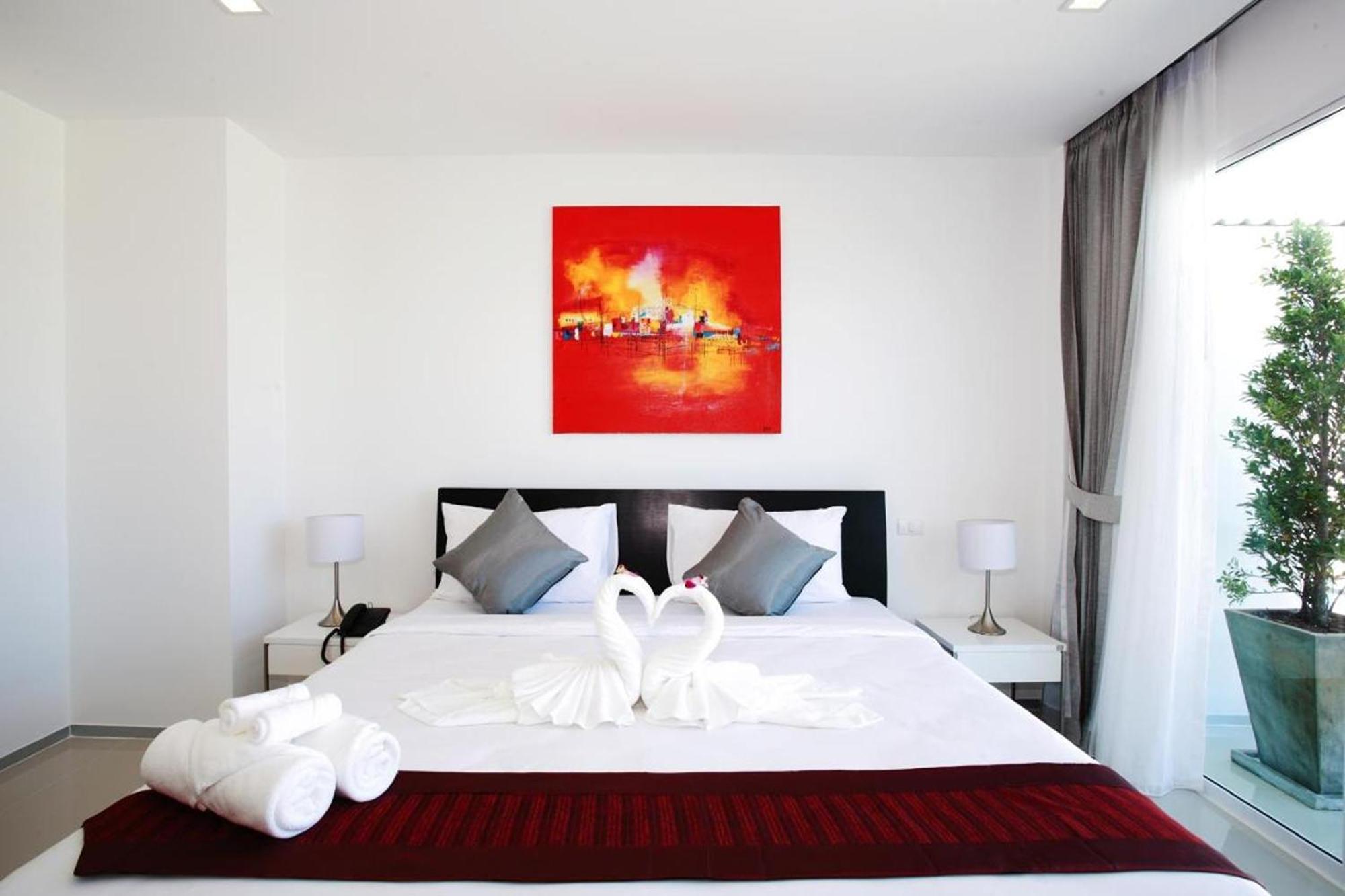 One World One Home Naiharn Hotel Rawai Dış mekan fotoğraf