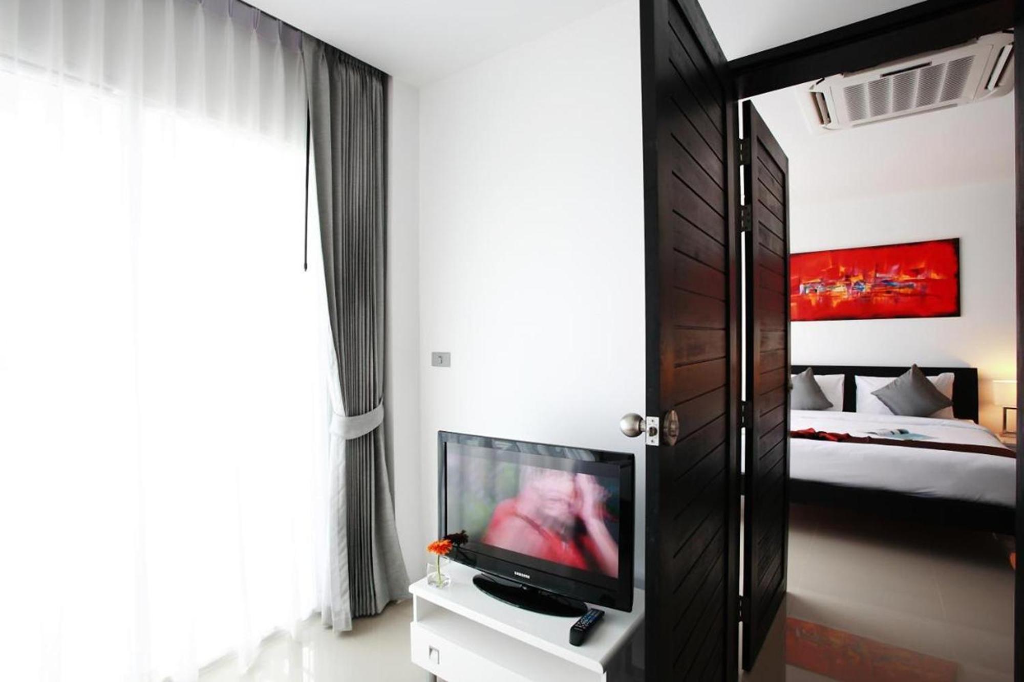 One World One Home Naiharn Hotel Rawai Dış mekan fotoğraf