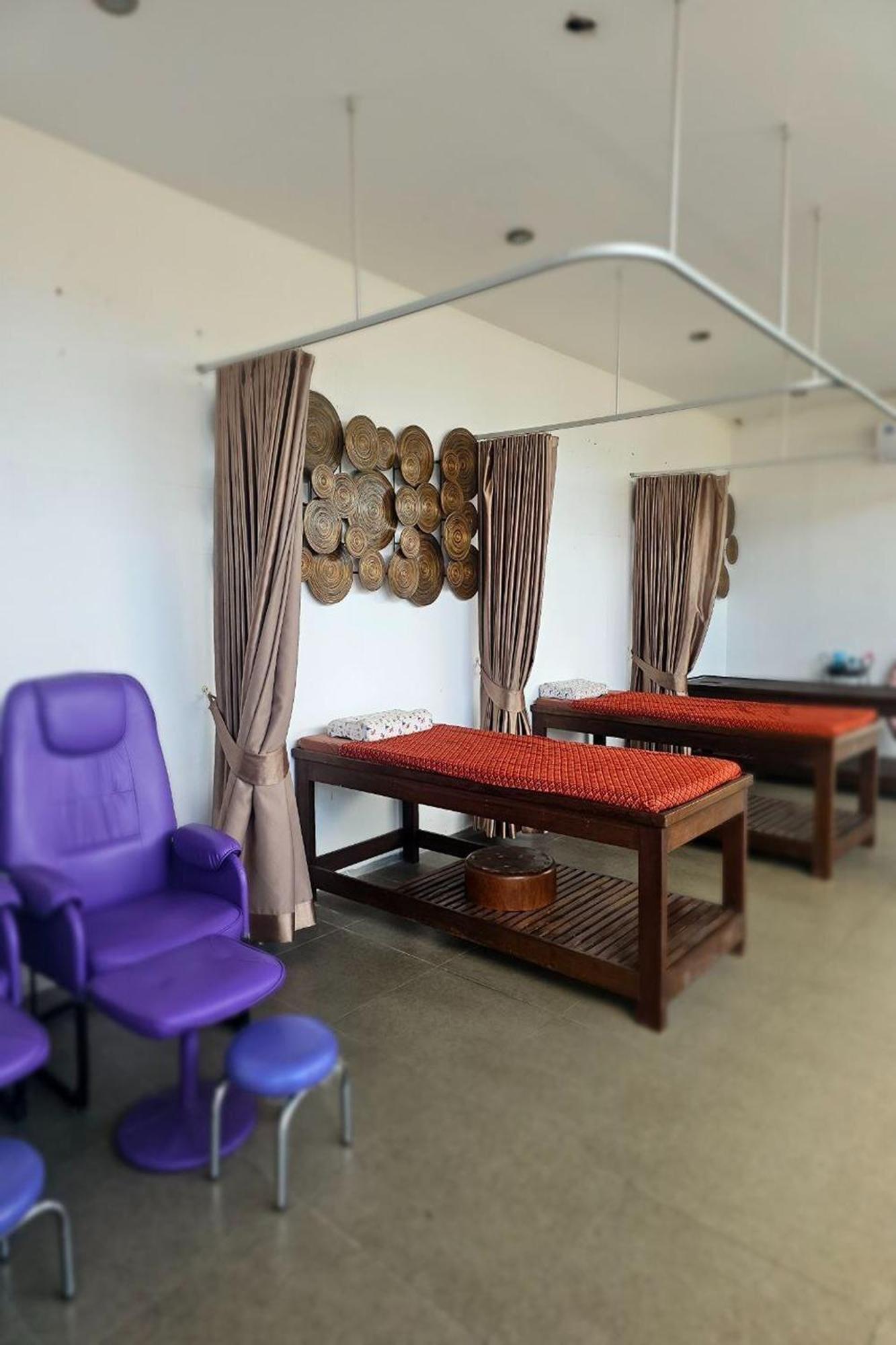 One World One Home Naiharn Hotel Rawai Dış mekan fotoğraf
